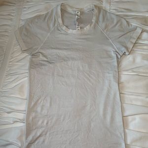 Lululemon swiftly tech size 4